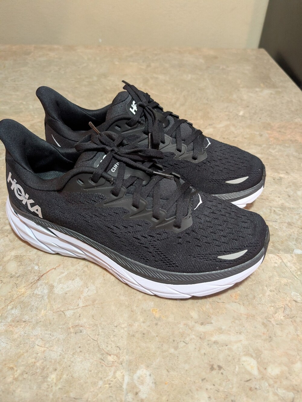 Hoka One W Clifton 8 Soft & Light Running Shoes Black-white Women's Size 9B